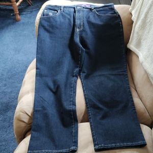 ✨Gloria Vanderbilt woman's size 14 jeans